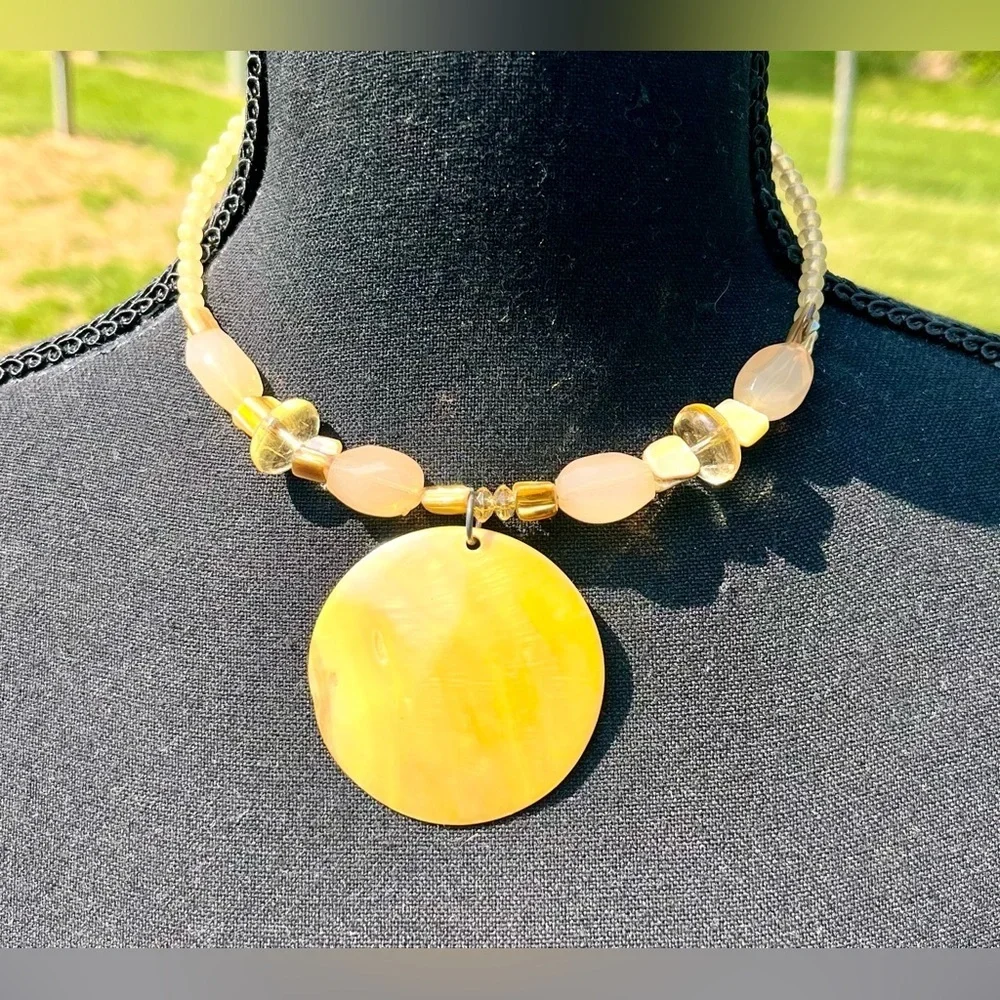 VTG 70s Yellow Shell  Like Statement Necklace Boho Chic Choker Handmade Jewelry